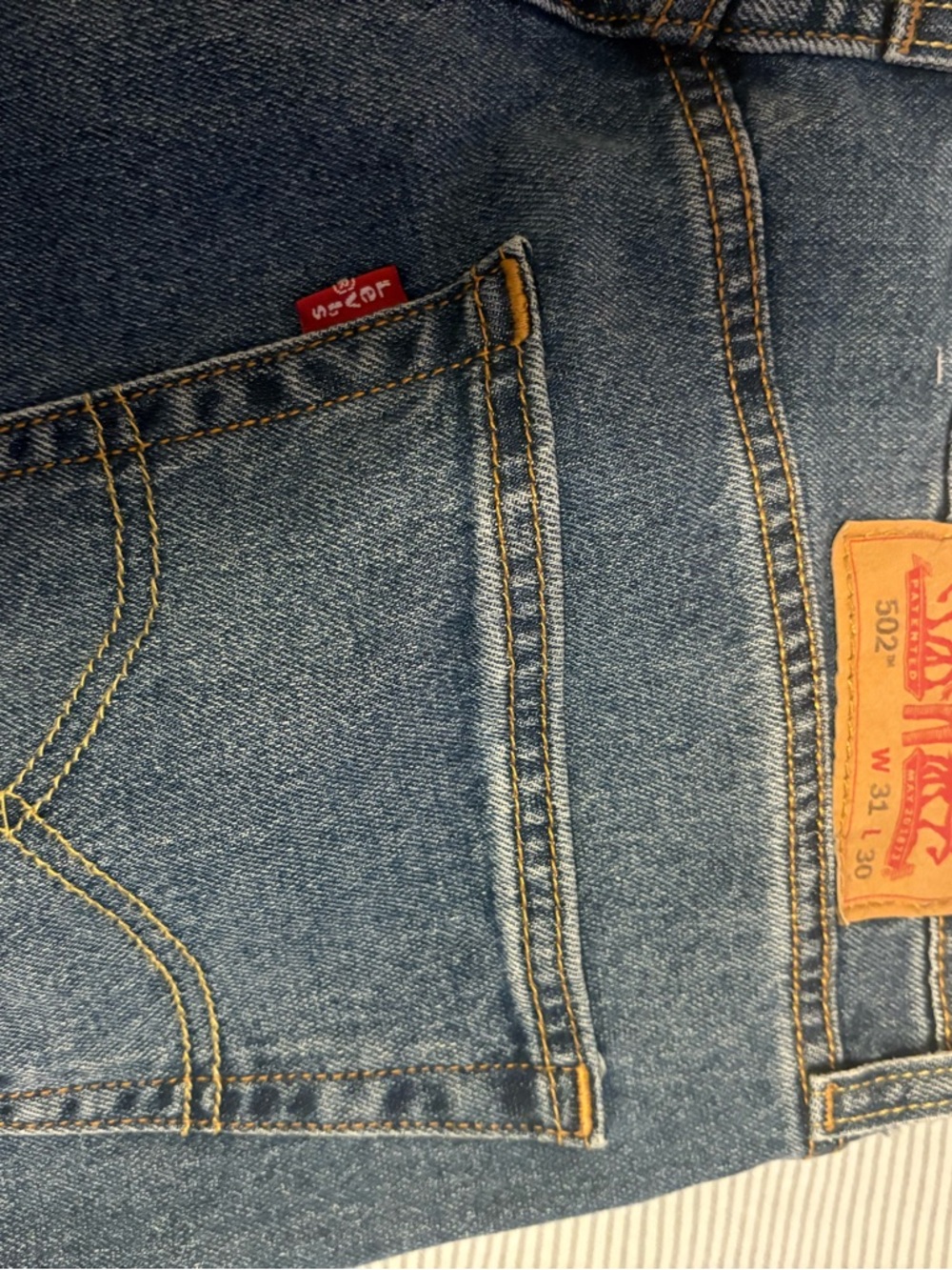 Levi's 502 Taper Men's Jeans in Medium Blue Denim